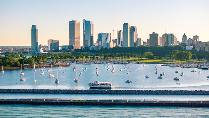 Visit Milwaukee skyline