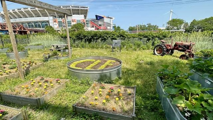 he Real Farmville is the Huntington Convention Center